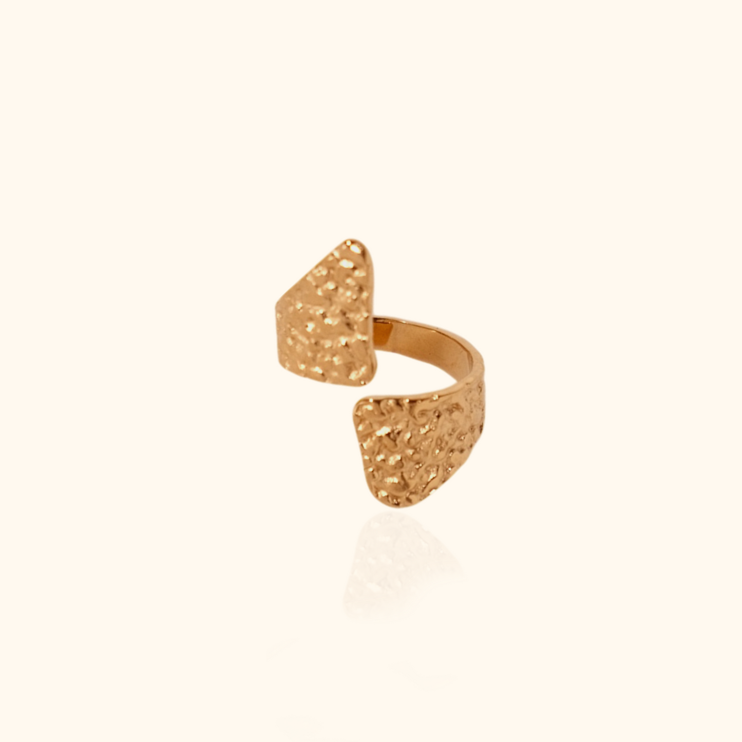 Anillo Martillado Doble Dorado